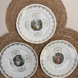Assiettes plates dépareillées vintage