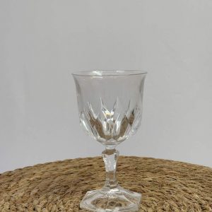 Verre à pied hexagonale